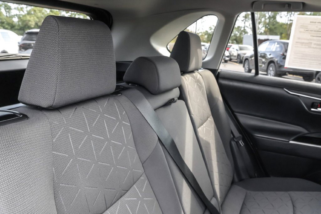 Used 2020 White Toyota XLE image 34