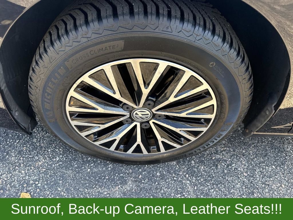 Used 2019 Black Volkswagen SEL image 11