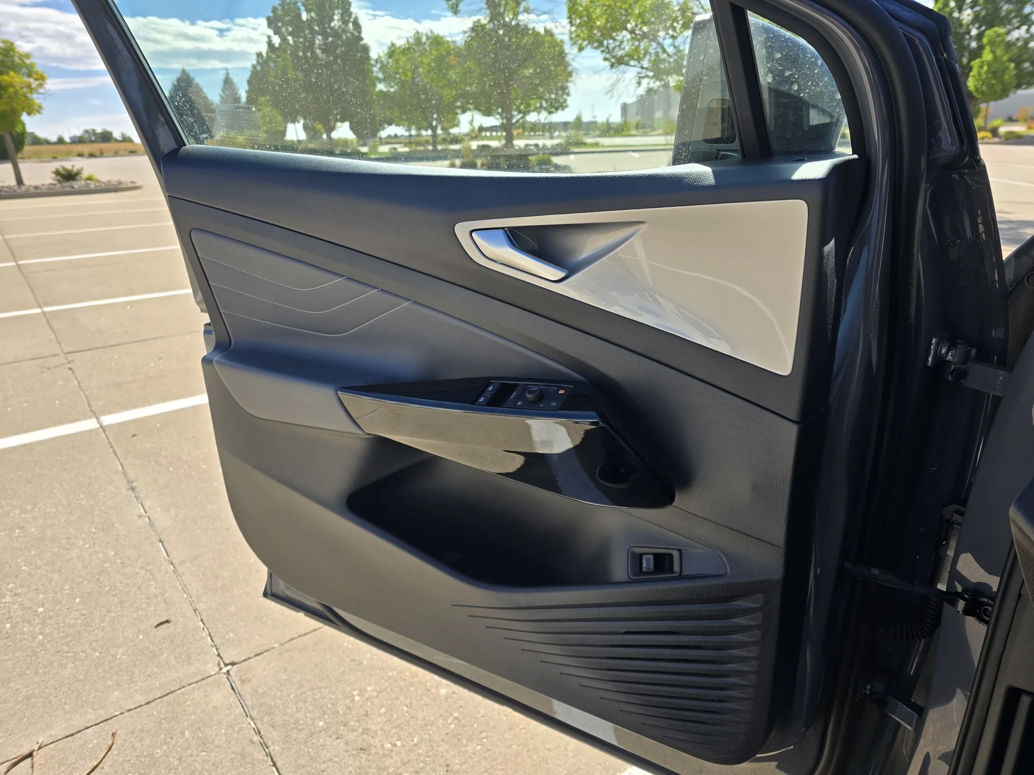 Used 2023 Pure Gray Volkswagen Pro S image 17