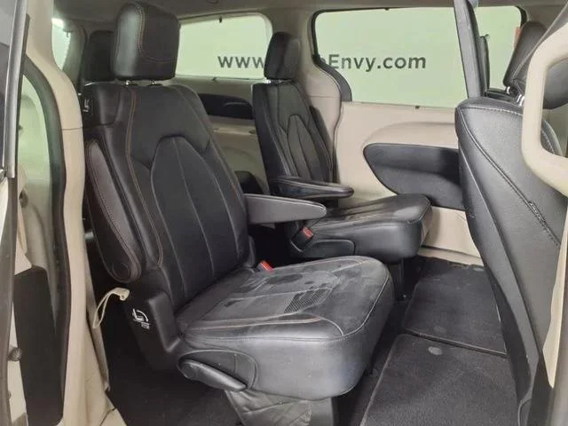 Used 2017 White Chrysler Touring L Plus image 19