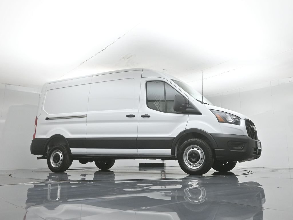 New 2026 Oxford White Ford Base image 2