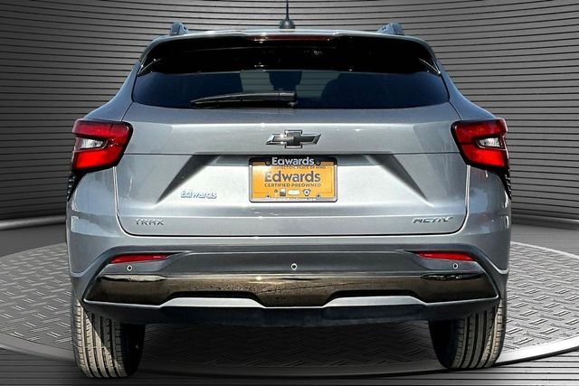 Used 2025 Gray Chevrolet ACTIV image 5
