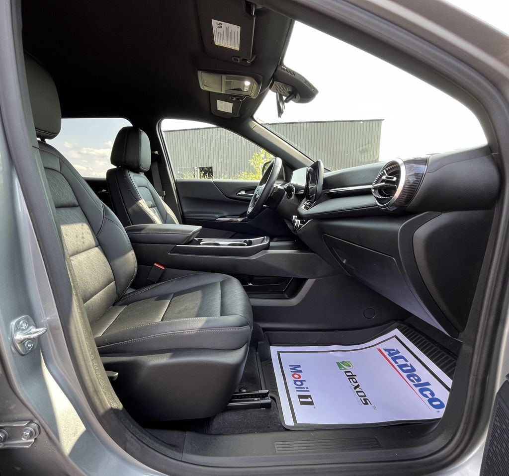 2025 Chevrolet Equinox LT - Photo 19