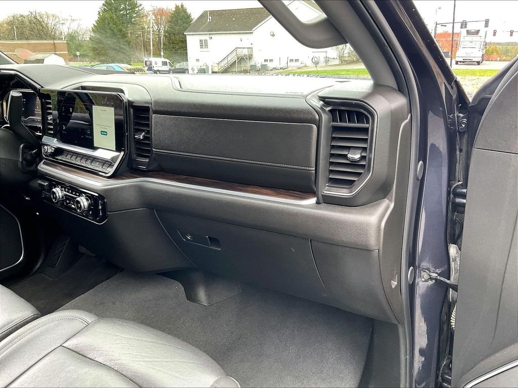 Used 2025 Silver GMC SLT image 13