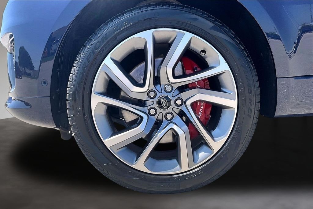 Used 2022 Blue Land Rover HSE Dynamic image 8