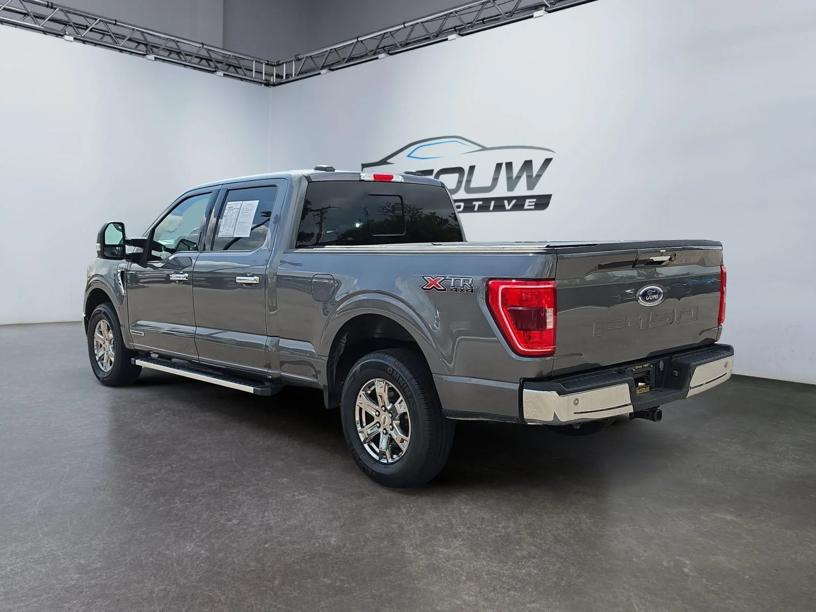 Used 2023 Carbonized Gray Ford XLT image 5