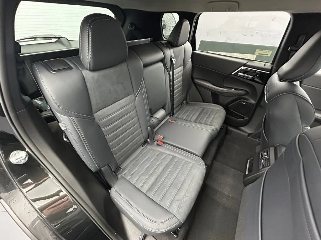 2026 Mitsubishi Outlander SE - Photo 18