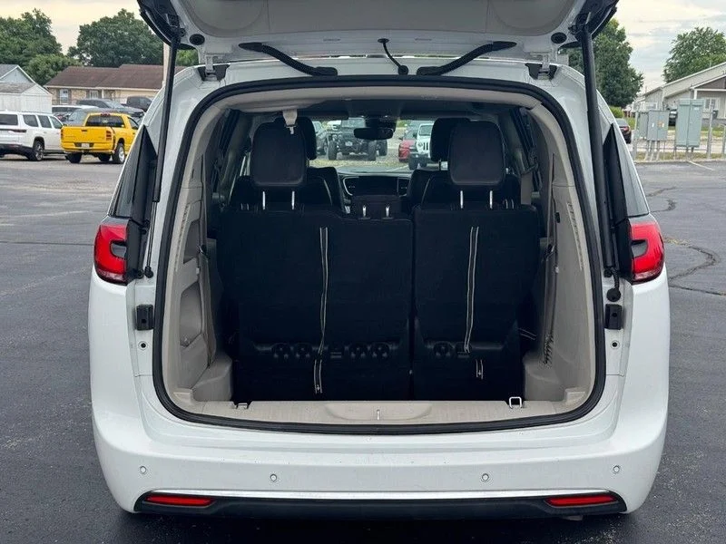 Used 2023 White Chrysler Touring L image 4