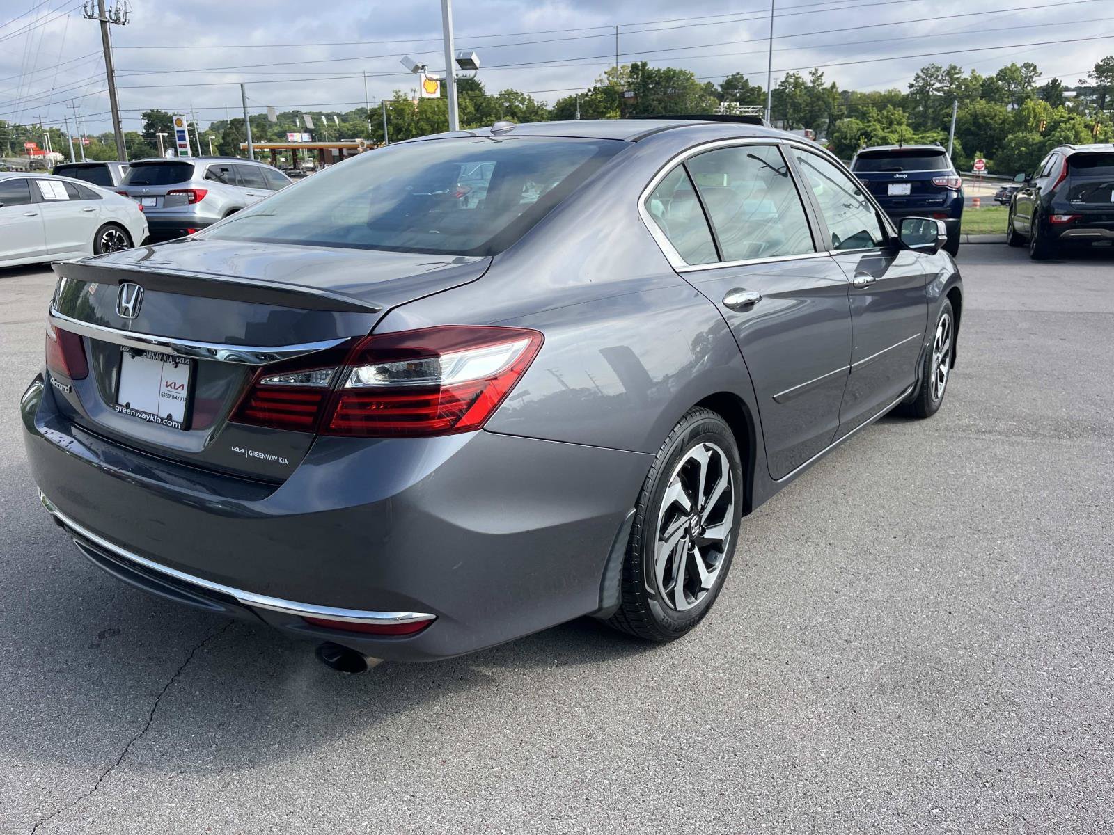 Used 2016 Modern Steel Metallic Honda EX image 3