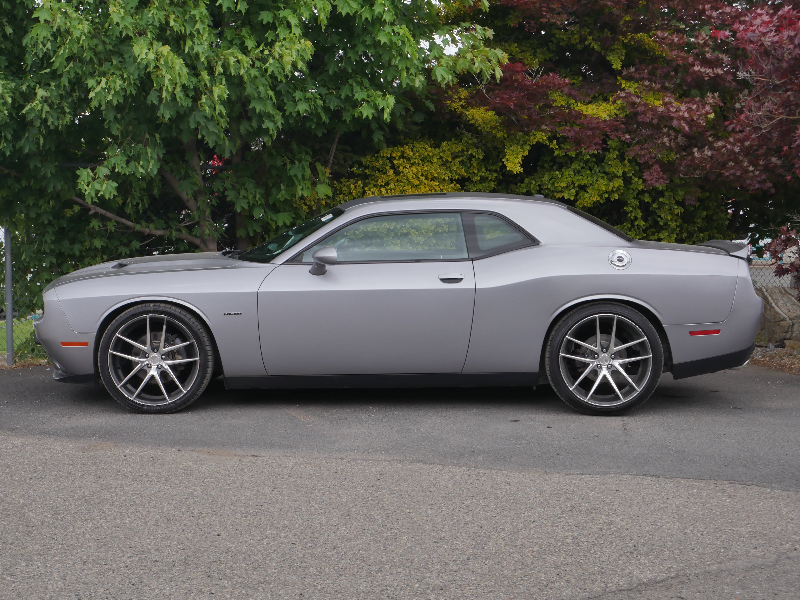 Used 2015 Granite Crystal Clearcoat Metallic Dodge R/T Plus image 18