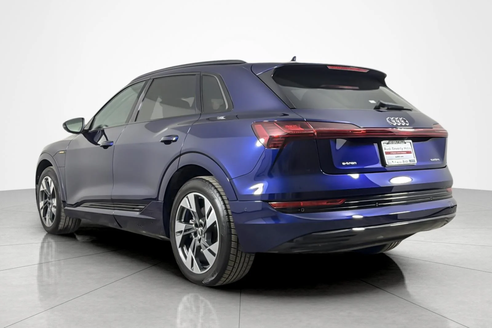 Used 2021 Navarra Blue Metallic Audi Premium quattro image 3
