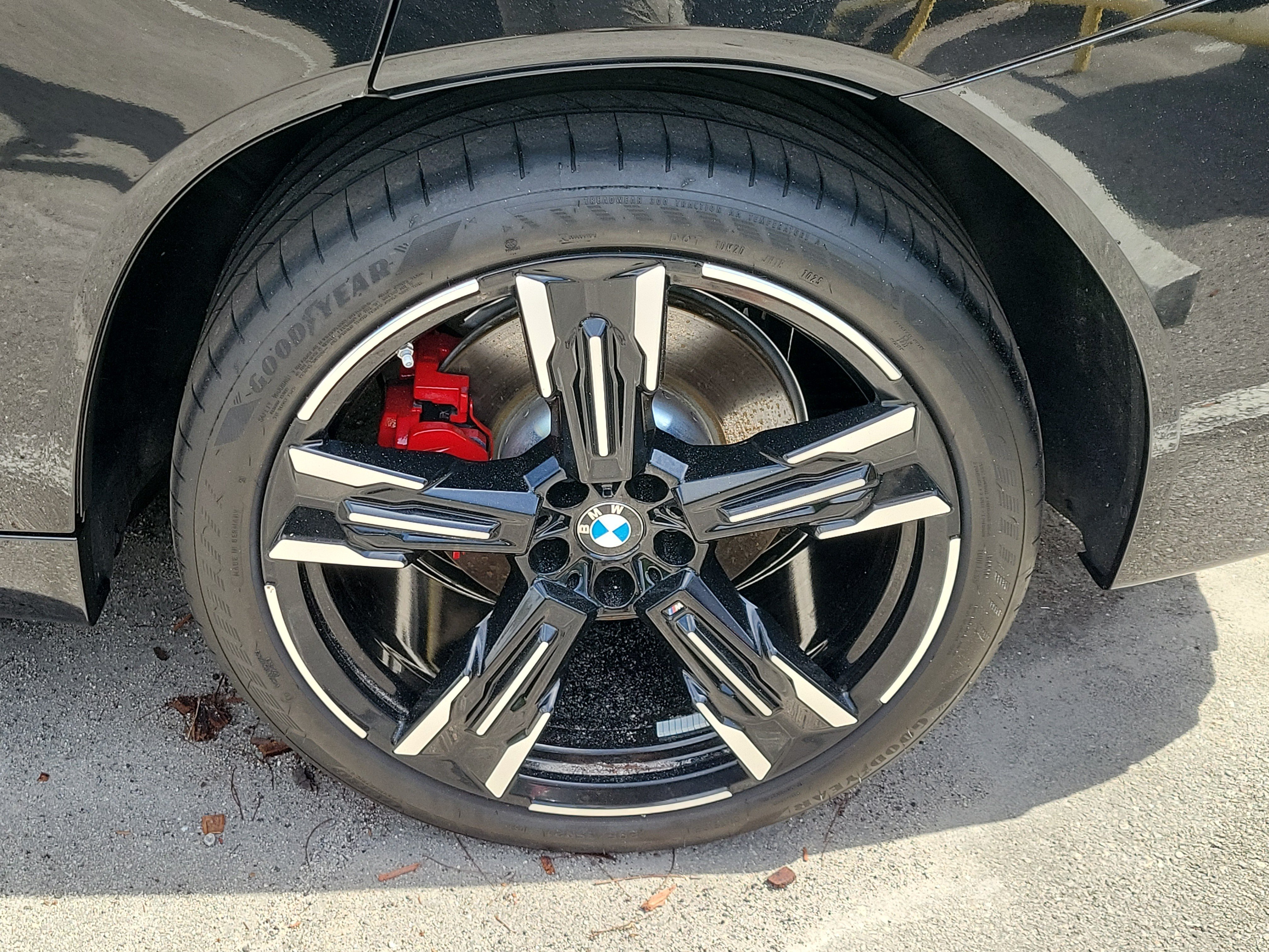 Used 2026 Black Sapphire Metallic BMW M50 xDrive image 8