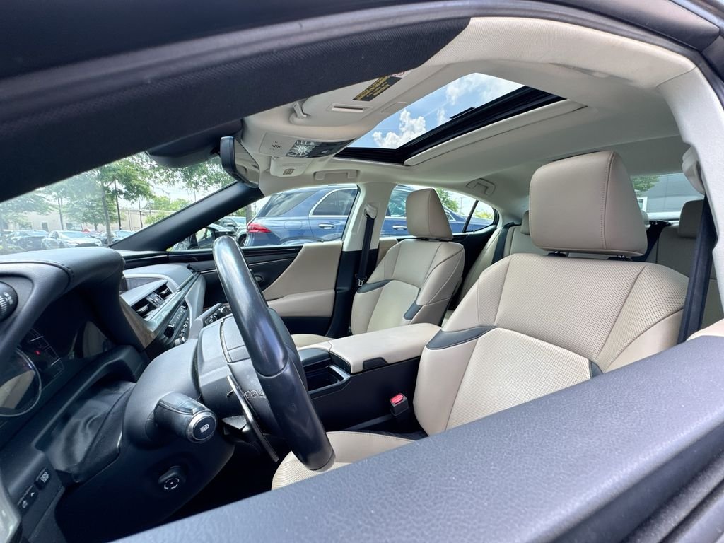 Used 2019 Silver Lexus 350 image 10