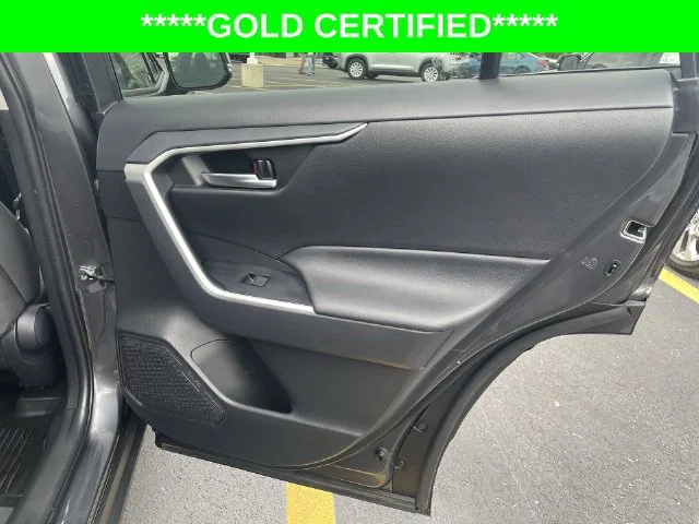 2025 Toyota RAV4 XLE - Photo 37