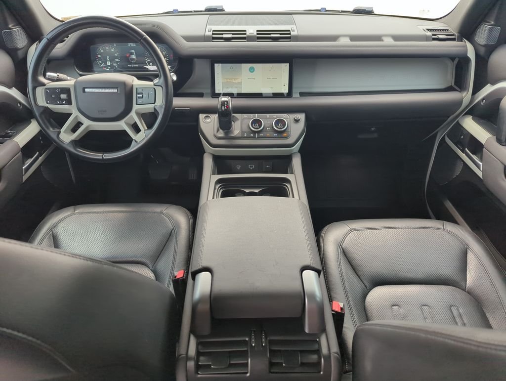 Used 2022  Land Rover S image 14