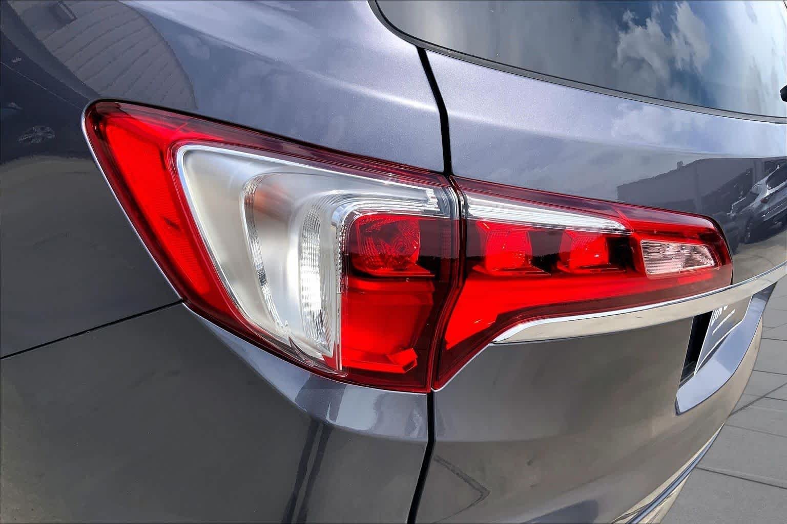 Used 2018 Modern Steel Metallic Acura w/Advance Pkg image 29
