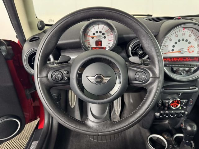 Used 2011 Chili Red MINI Base image 19