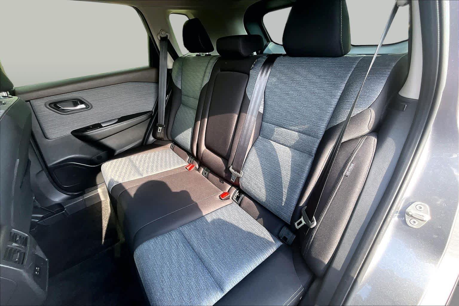 Used 2023 Gun Metallic Nissan SV image 21