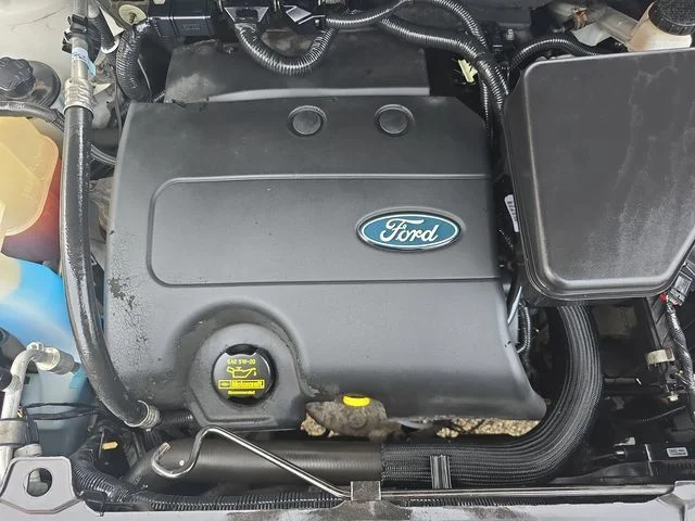 Used 2013 White Suede Ford SEL image 40