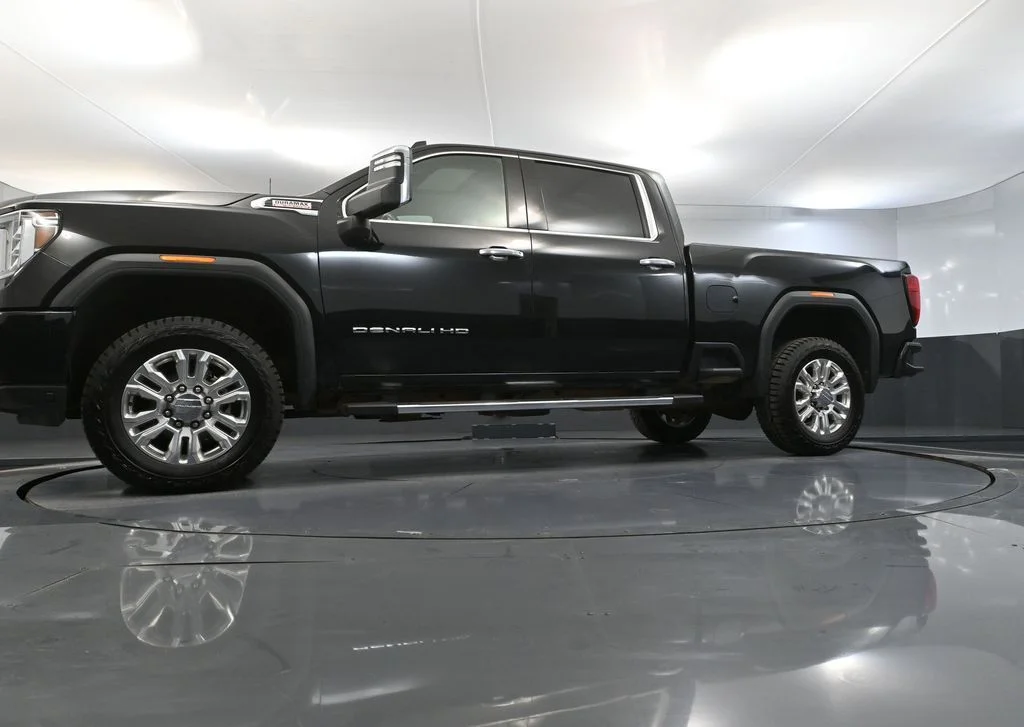 Used 2023 Black GMC Denali image 62