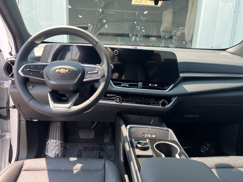 2027 Chevrolet Equinox LT - Photo 12