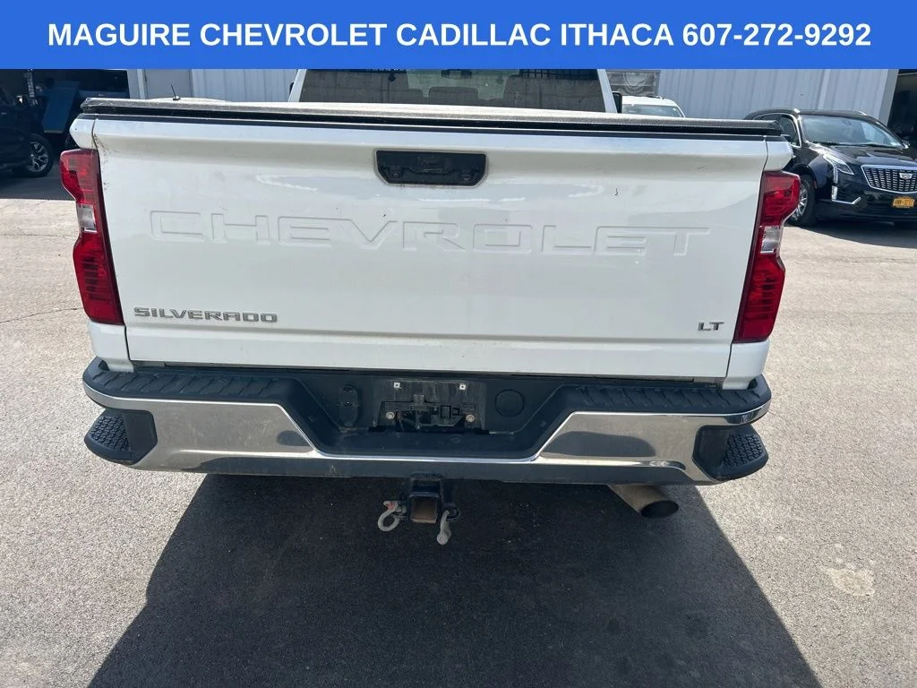 Used 2025 White Chevrolet LT image 4