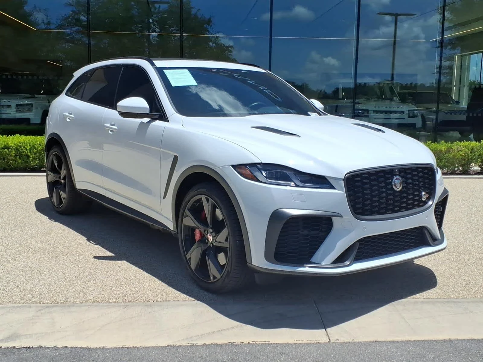 Certified Used 2022 Fuji White Jaguar SVR image 3