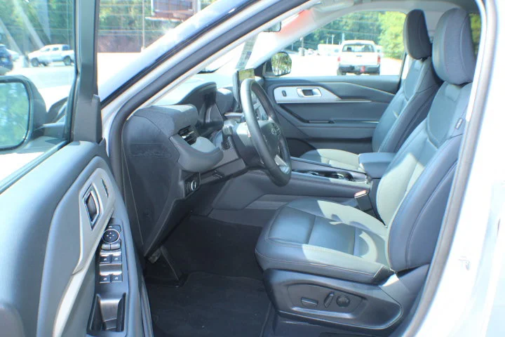 Used 2025 White Ford Active image 13