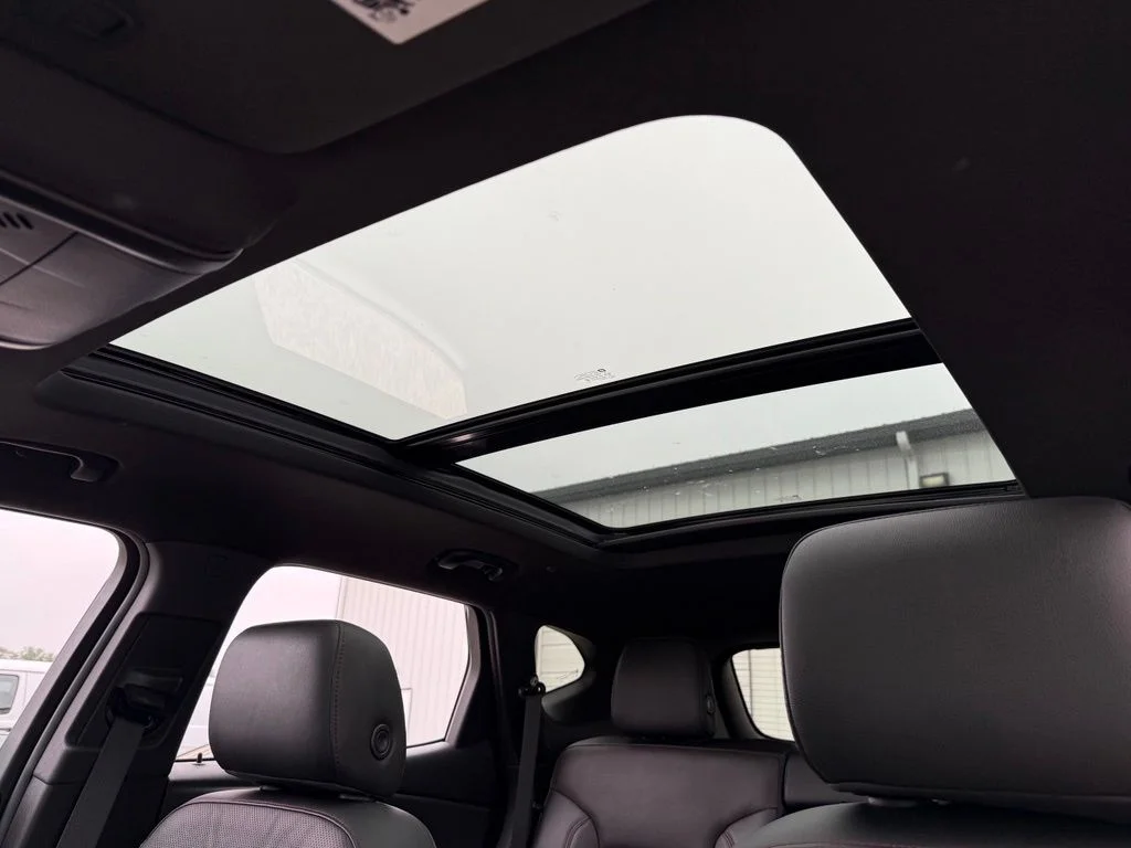 Used 2020  Chevrolet RS image 23