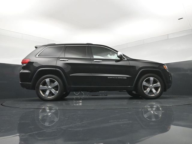 Used 2015 Black Jeep Limited image 24