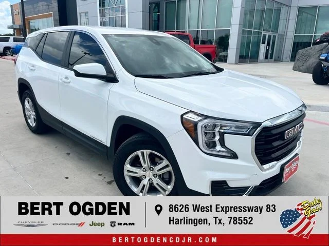 Used 2024 White GMC SLE image 1