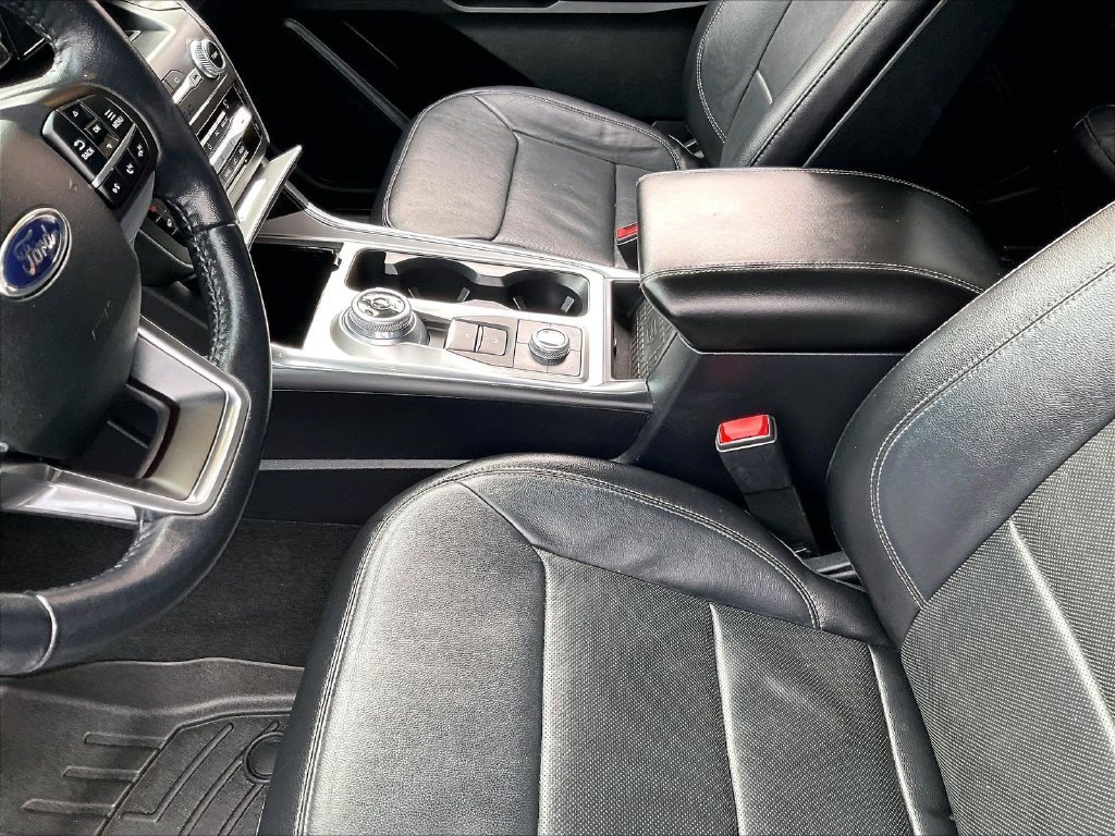 Used 2020 White Ford Limited image 21