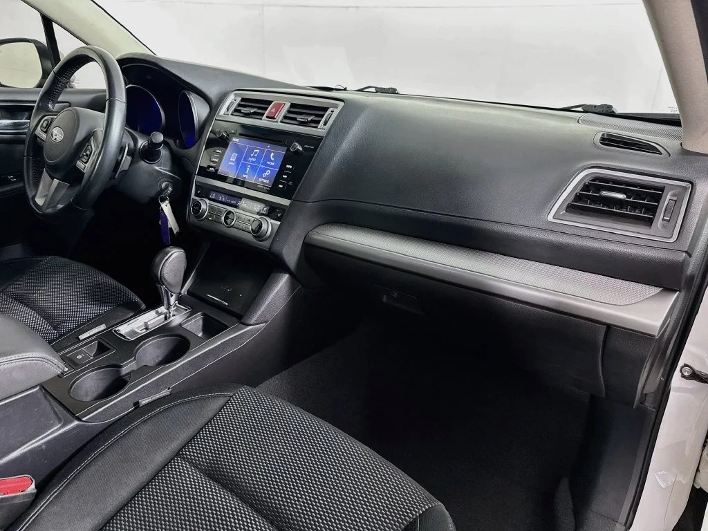 Used 2016 White Subaru 2.5i Premium image 34