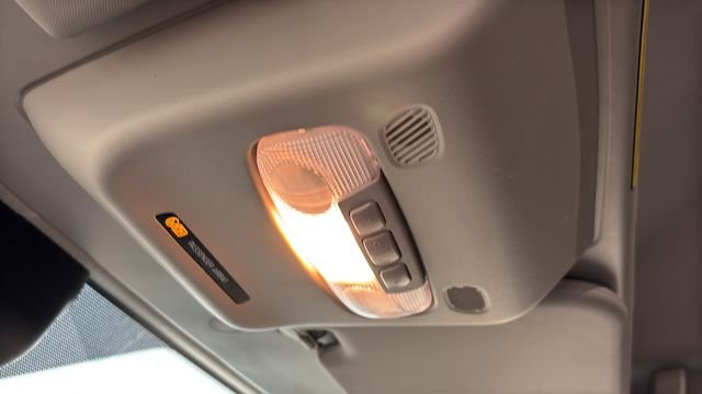 Used 2020 Oxford White Ford Base image 19
