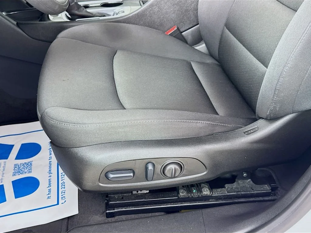 Used 2024 White Chevrolet LT image 23