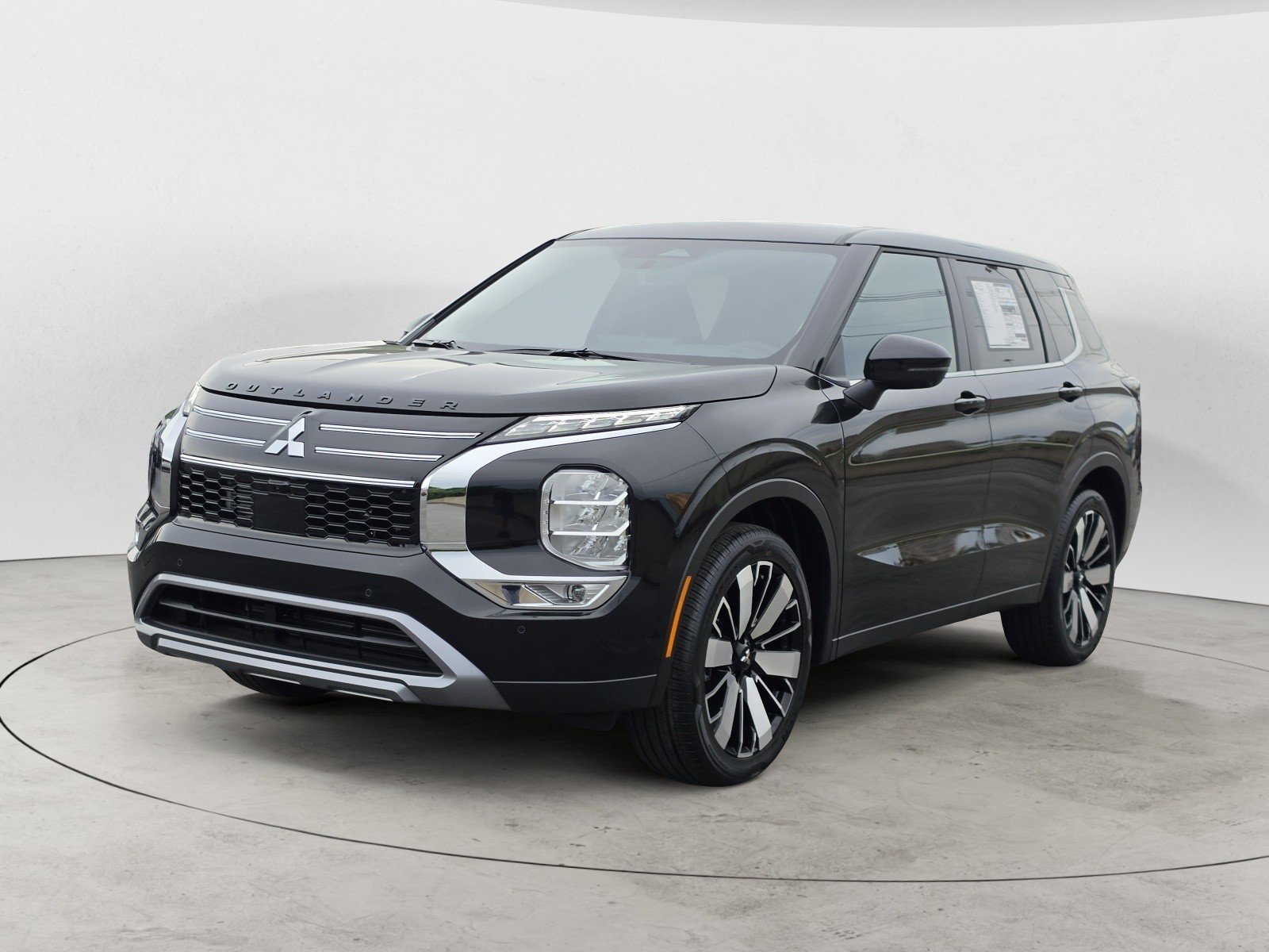 New 2026 Labrador Black Pearl Mitsubishi SE image 5