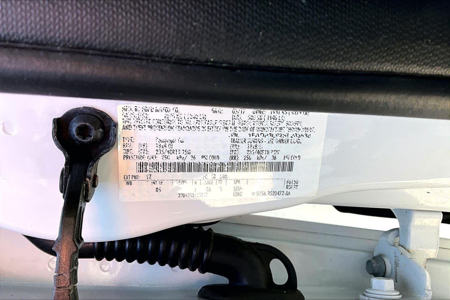 Used 2017 Oxford White Ford ST image 32