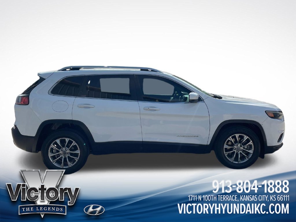 Used 2019 Jeep Cherokee Latitude Plus with VIN 1C4PJLLBXKD365758 for sale in Kansas City