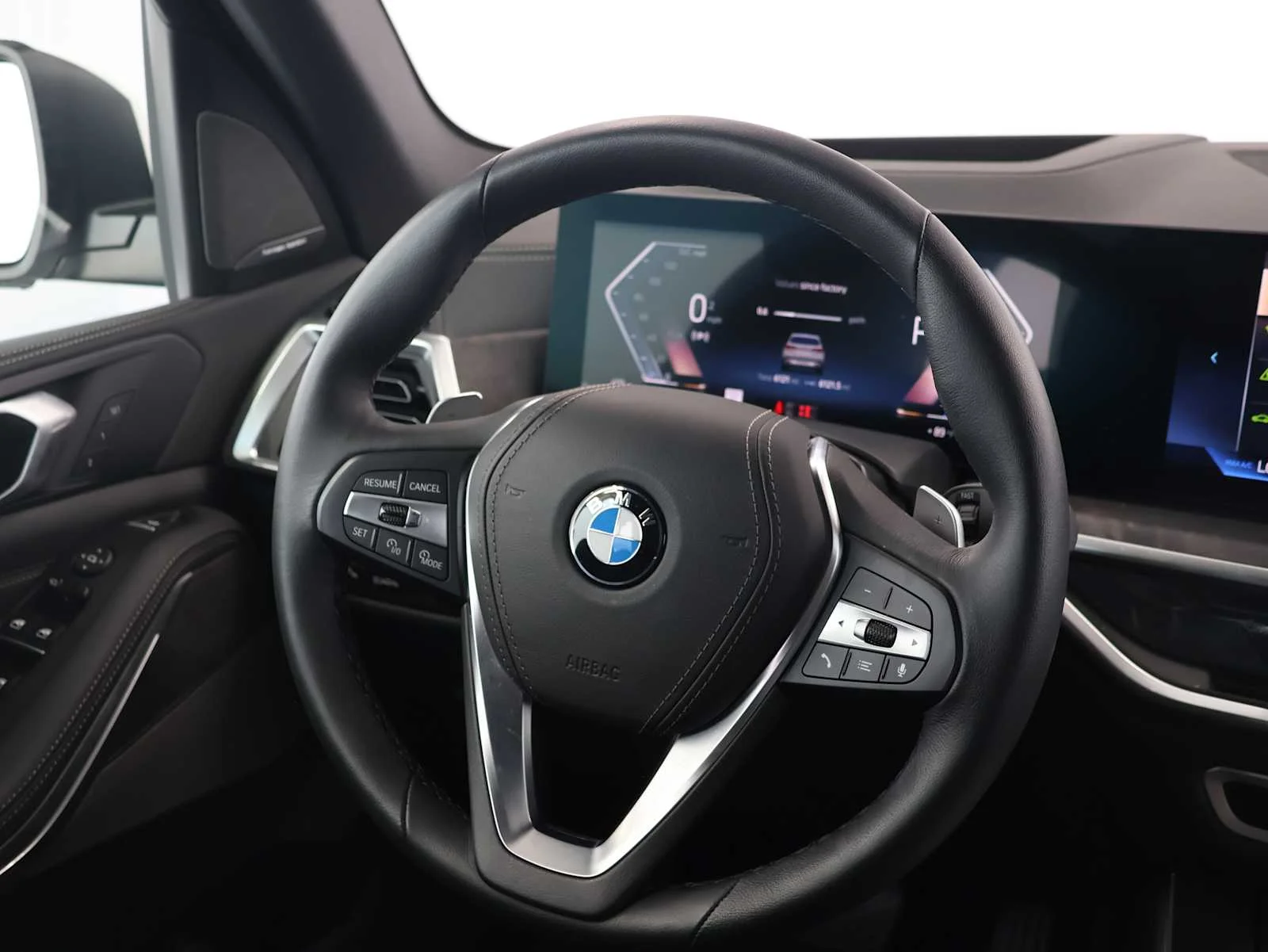 Certified Used 2026 Alpine White BMW xDrive40i image 26