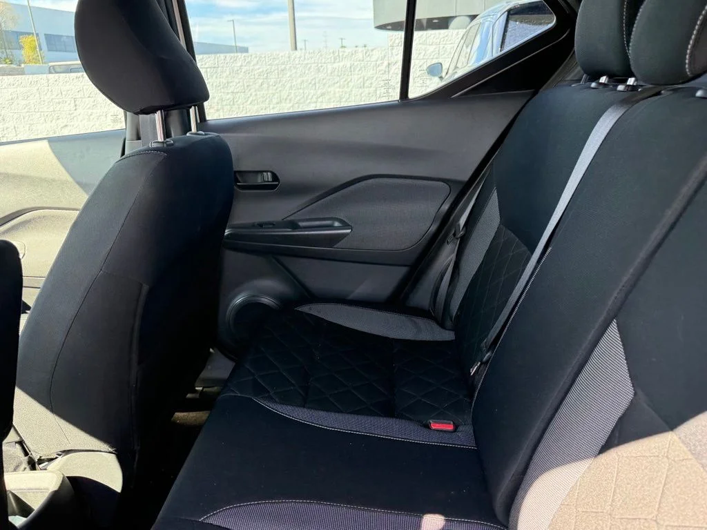 Used 2018 White Nissan S image 17