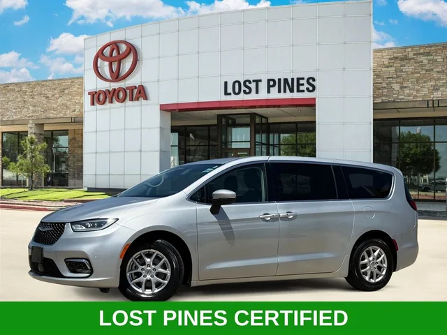 Pre-Owned 2023 Chrysler Pacifica Touring L FWD 4D Passenger Van