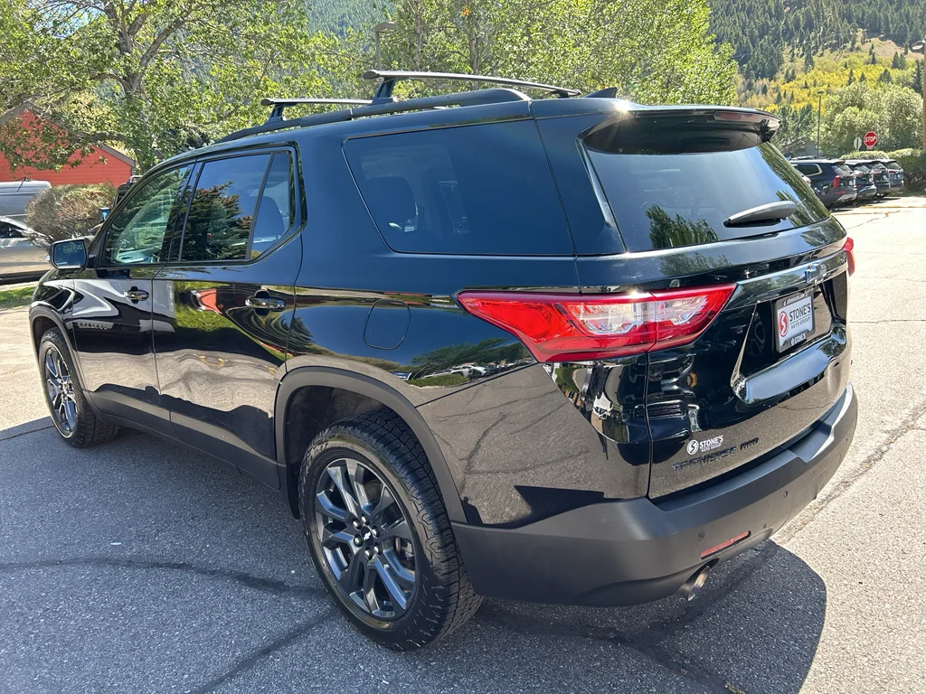 Used 2021 MOSAIC BLACK METALLIC Chevrolet RS image 8