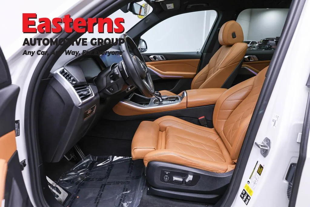Used 2023 White BMW xDrive40i image 14