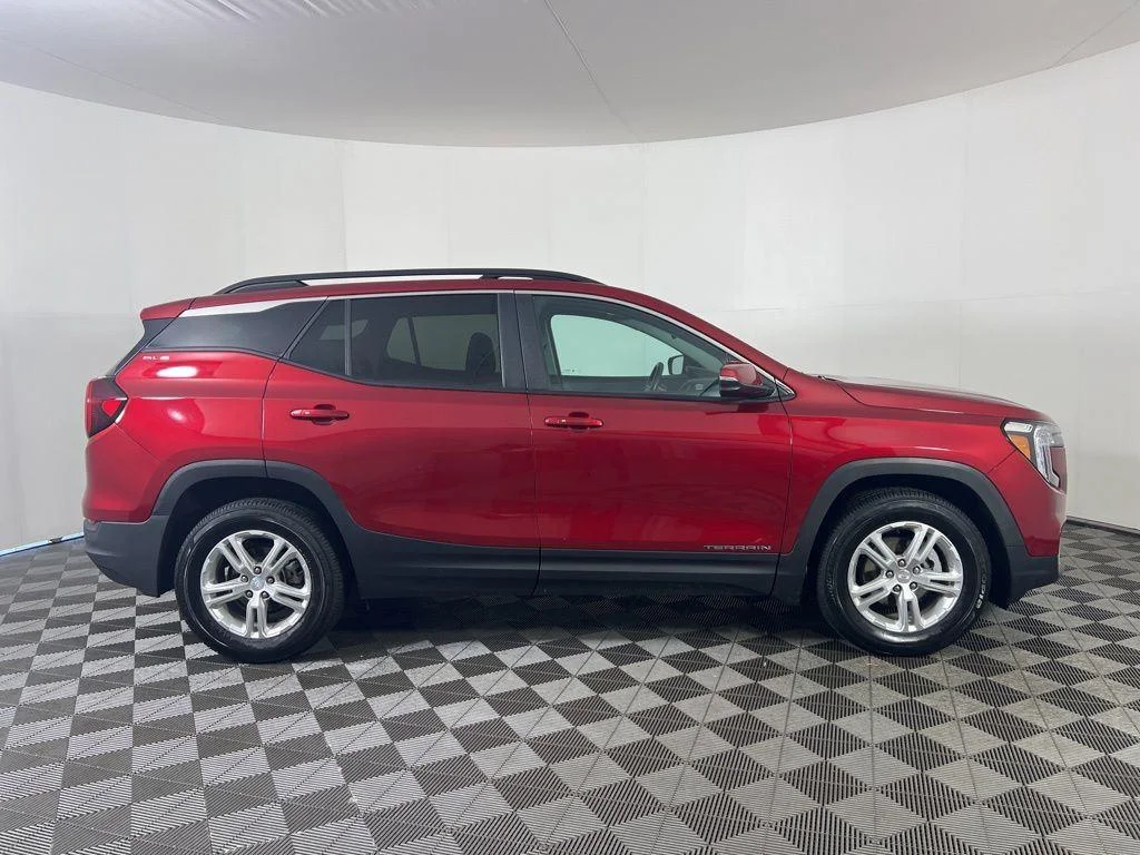 Used 2023 Volcanic Red Tintcoat GMC SLE image 23