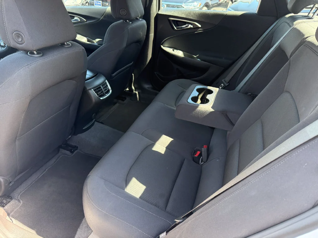 Used 2024 Summit White Chevrolet 1LT image 18