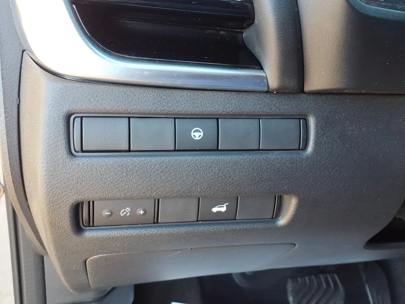 Used 2022 Boulder Gray Pearl Nissan SL image 8