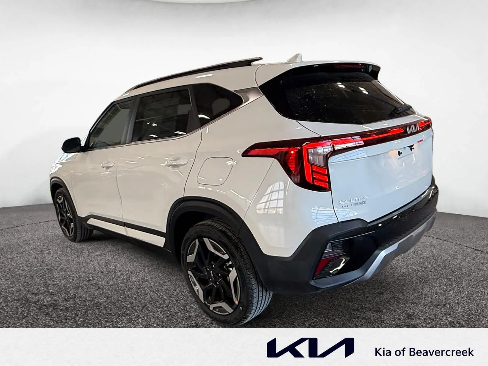 New 2026 Snow White Pearl Kia SX image 3