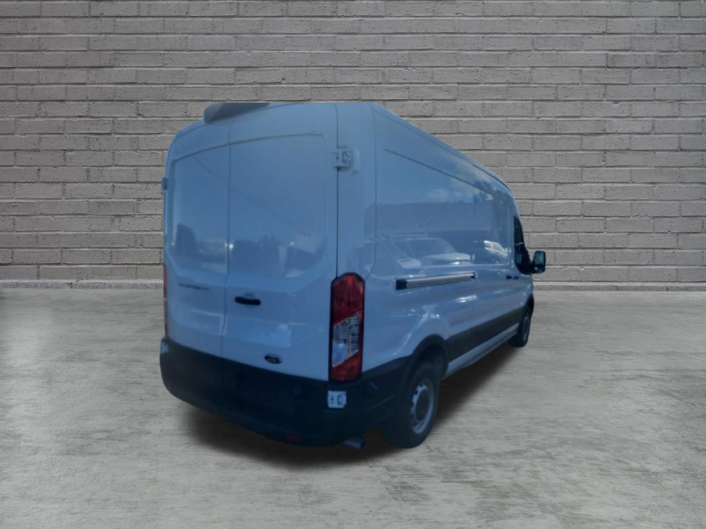 Used 2024  Ford  image 9
