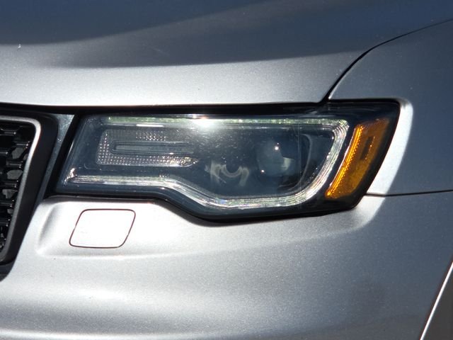 Used 2019 Silver Jeep Overland image 4