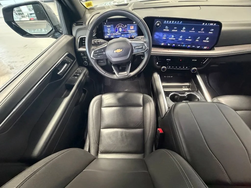Used 2025 Sterling Gray Metallic Chevrolet LT image 10